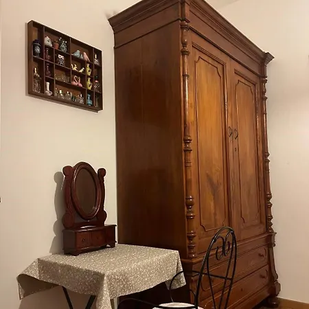 Marilyn Oda ve Kahvaltı