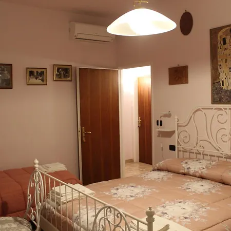 Marilyn Bed and breakfast